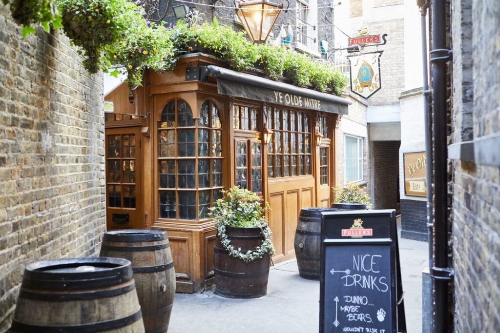 Oldest and greatest pubs in London